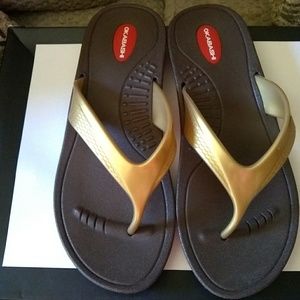 🌟 On sale 🌟NWOT Women's Okabashi sandals